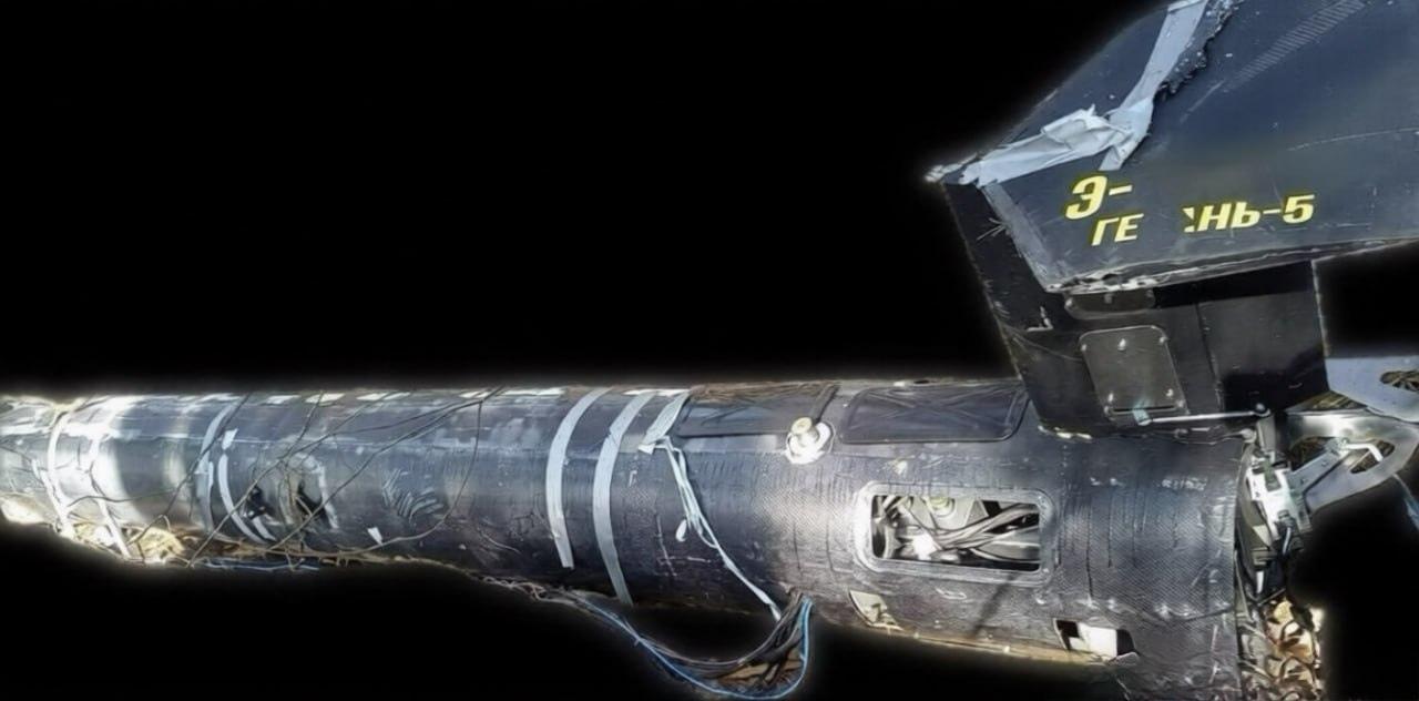 乌克兰频道公布了乌军找到的较为完好的俄军新型Geran-5喷气巡飞弹残骸照片，也