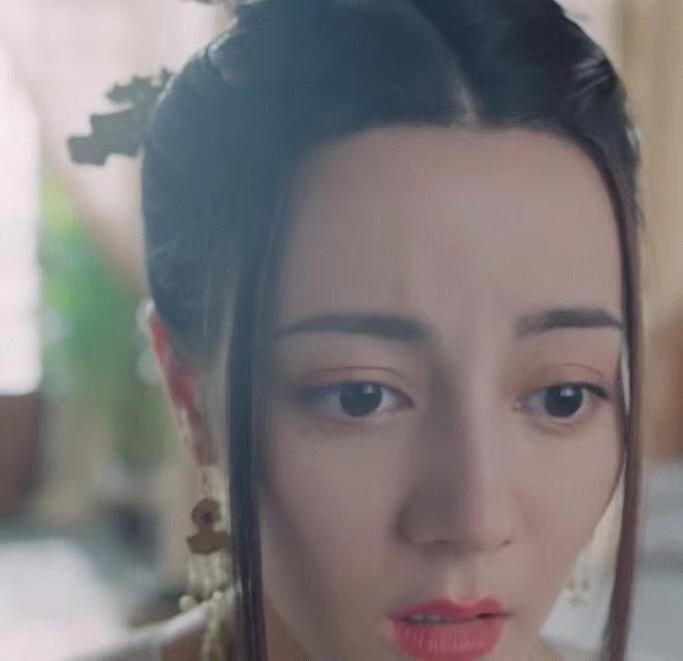 建议各家粉丝儿避雷导演朱锐斌朱导的大灯，感觉这些镜头真的没有必要 ​​​