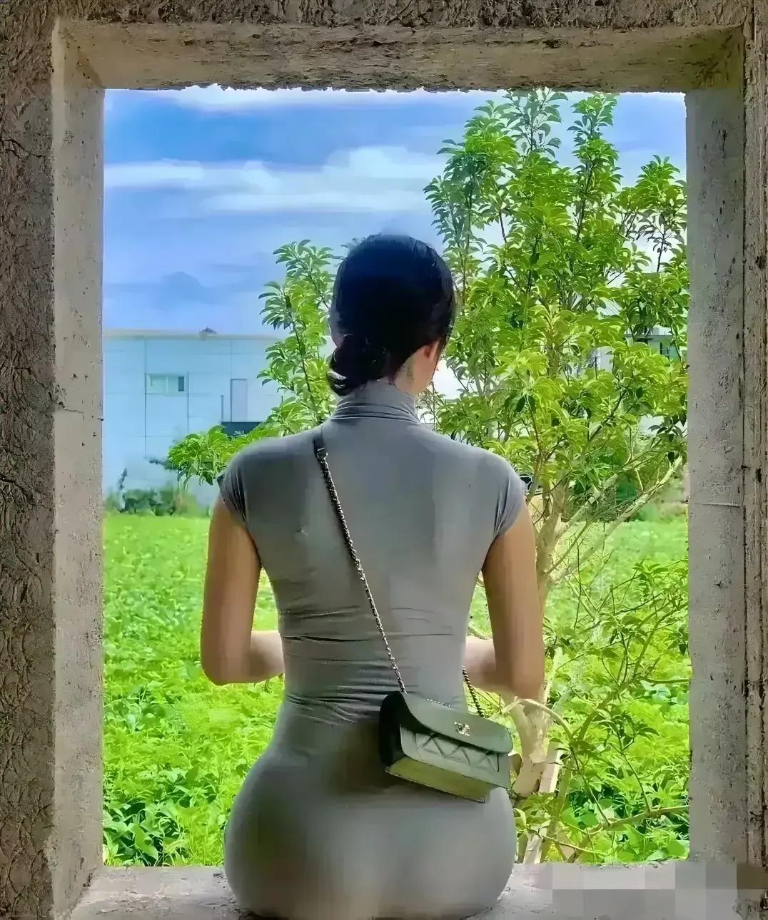 人生的意义，不是我们要干多大的事业，不是我们要有多大的成就感，而是我们成了我们，
