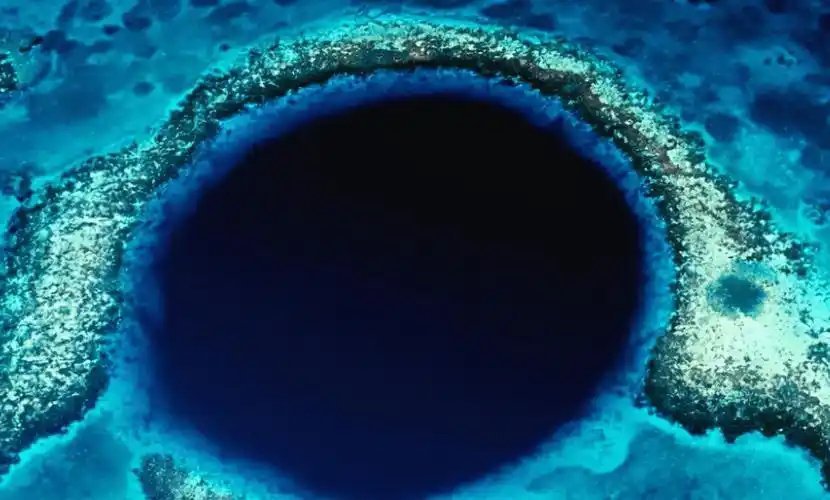 记录者 问个问题：现在一线城市，每个区，都有无数个社区。有些超大型社区动不动就是