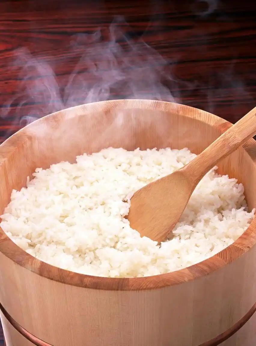 张雪让多少老板“恨”得牙痒痒，让多少打工人崇拜——张雪全网征集食堂如何蒸出好吃的