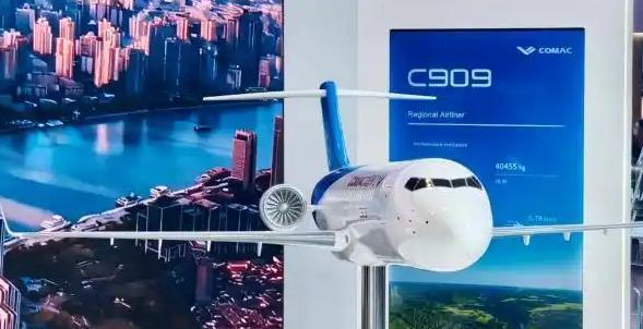 成了，这次轮到中国立规矩了！ 
 
7月20日，2026年范堡罗国际航展在英国开
