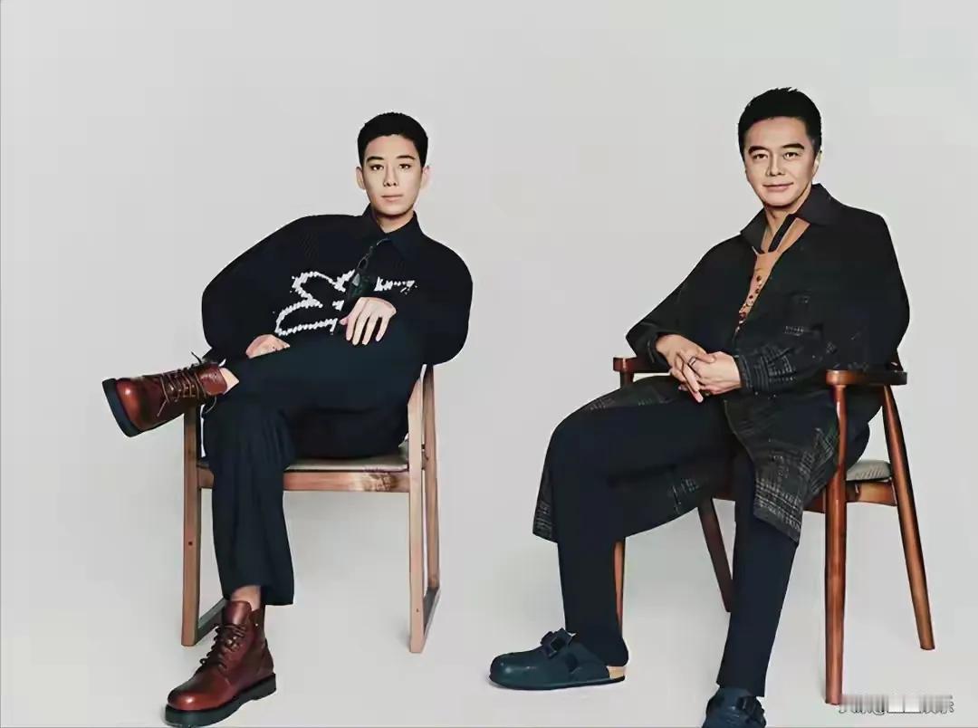 近日，61岁的许亚军携大儿子许何拍摄的时尚大片引发热议。画面中，许亚军身着剪裁得