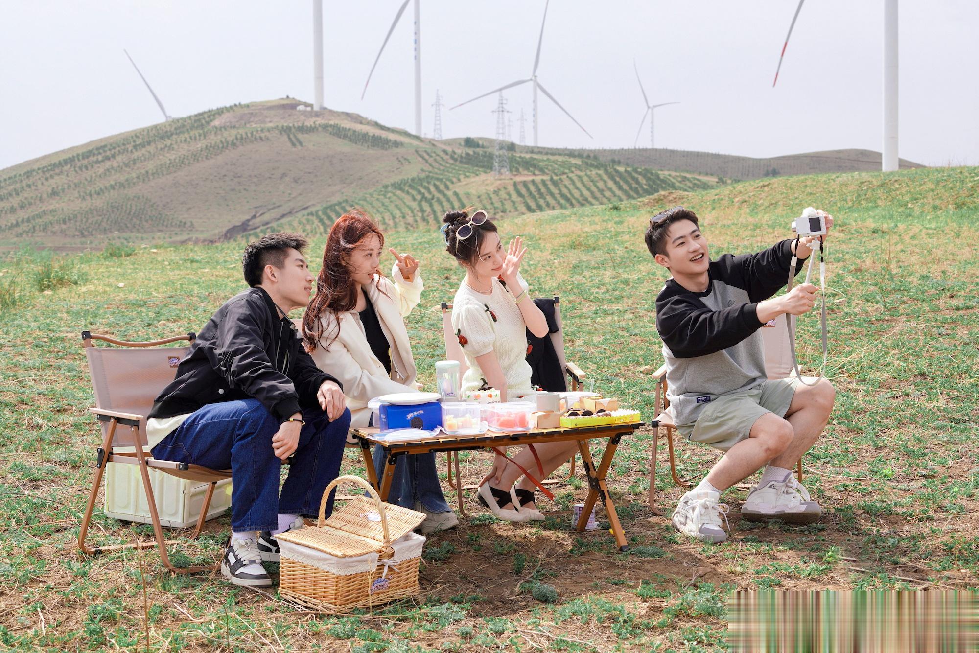 #程靖淇曾昭颢张巾momo约会##心动的信号# 出门玩～ ​​​