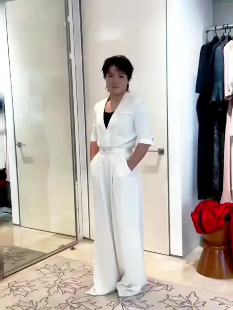 张伟丽 综合格斗 高级感穿搭