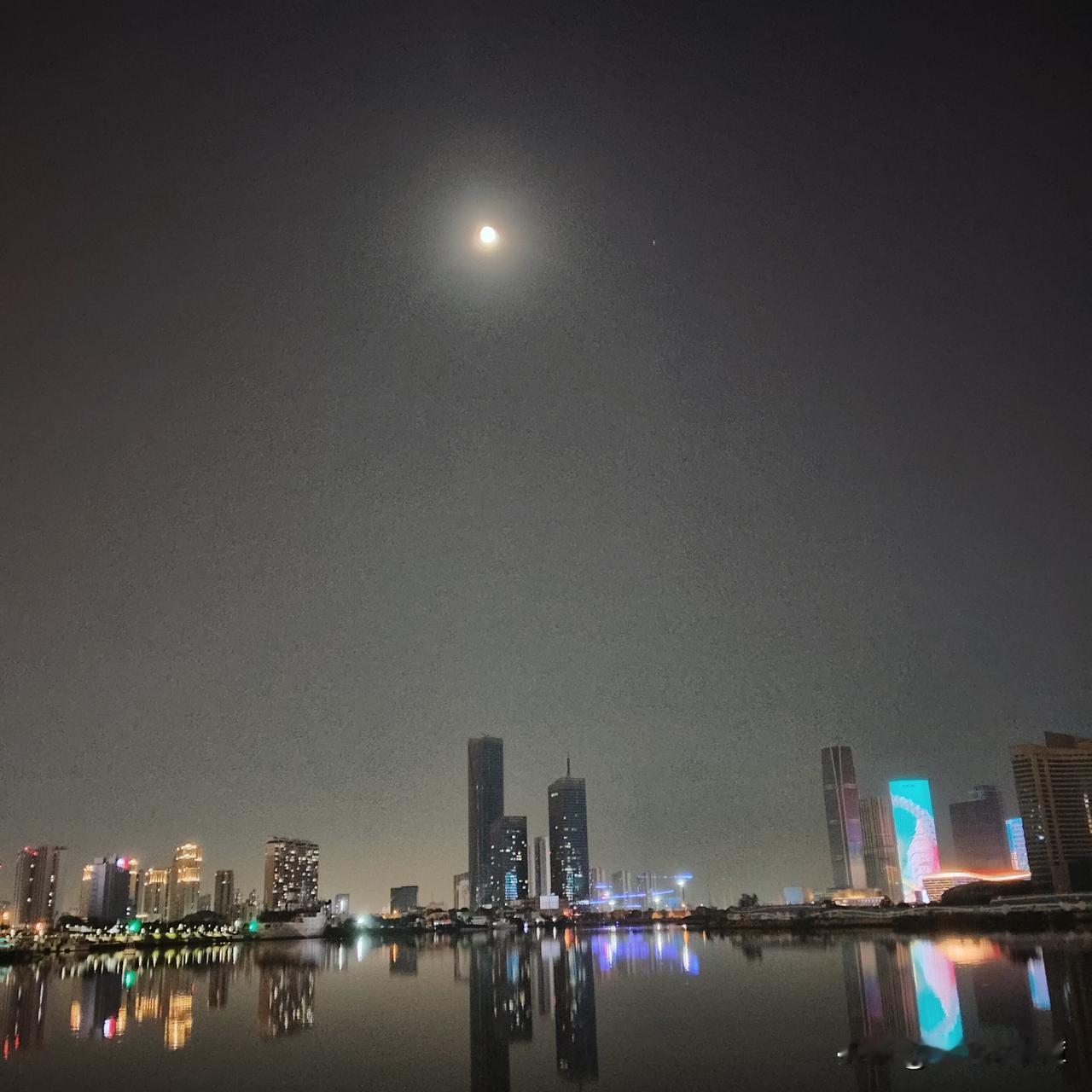 《命悬一生》:吴细妹和田宝珍告诉我们，农村女孩要走出去，这一点非常重要。

田宝