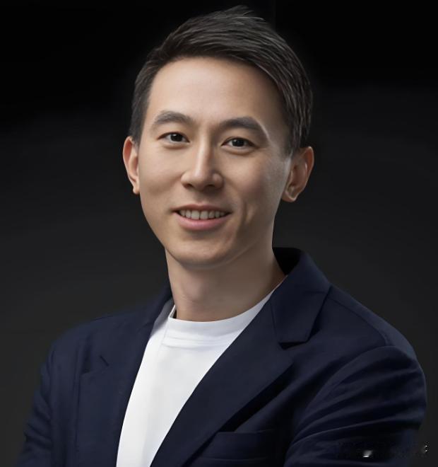 周受资，祖籍广东潮汕，中英文超级学霸，哈佛MBA，12岁在新加坡全国会考中取得最