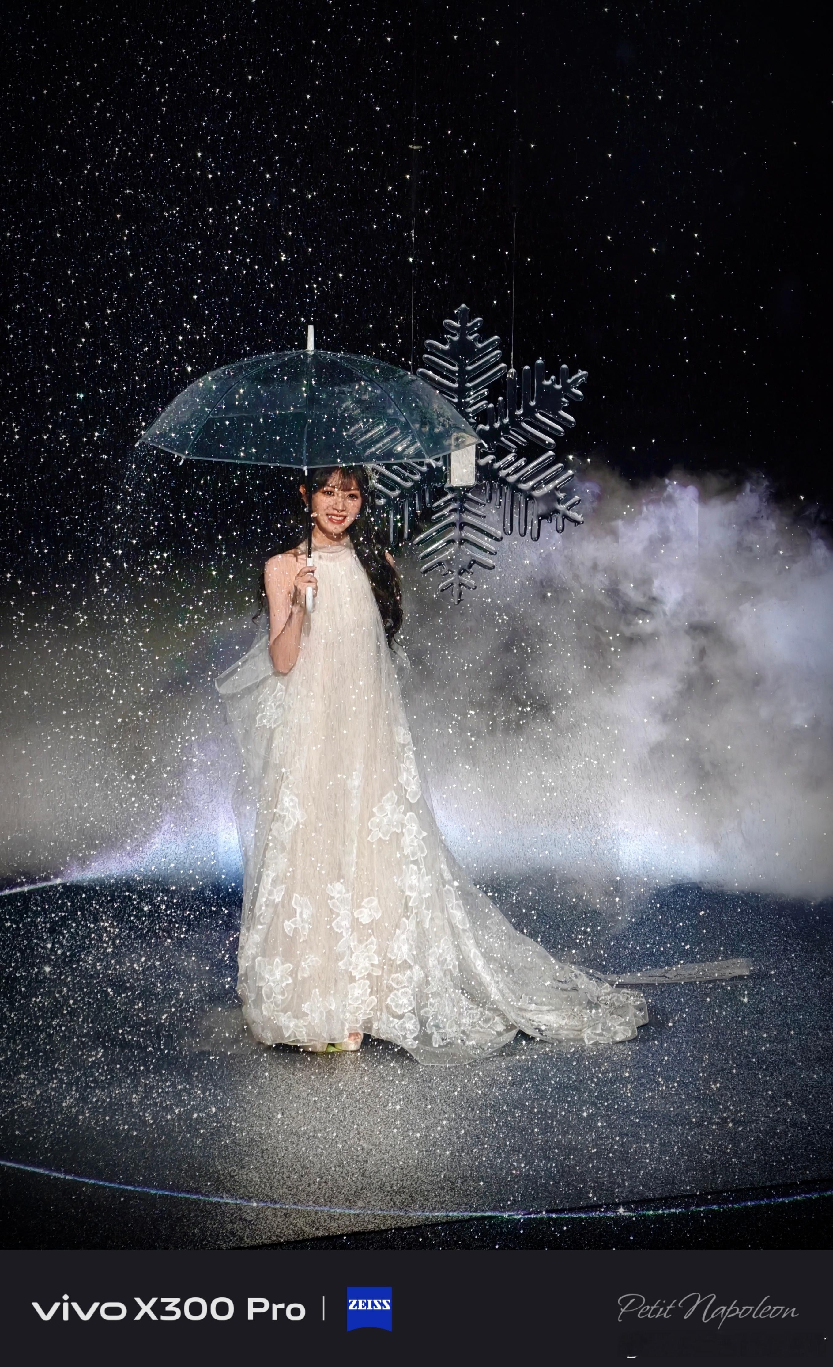 vivo S50 田曦薇！有人粉吗？这妹子还挺甜的 武汉·光谷国际网球中心