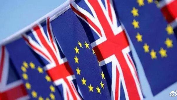 最近街坊邻居聊天，总绕不开英国那点事儿。

2026年开春，英国一家老牌民调机构