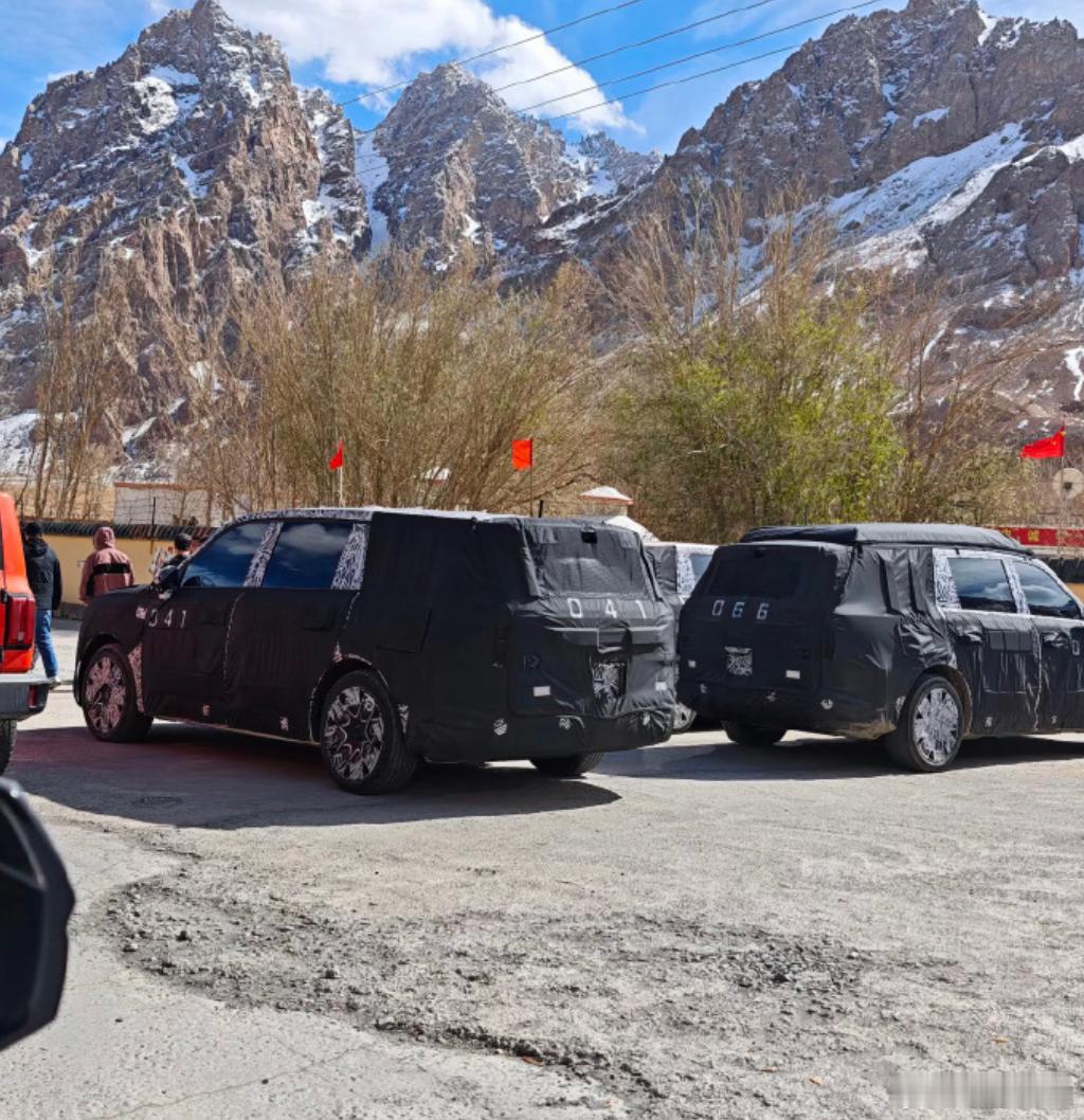 小米三款新车齐曝光 第一款：YU9，也是9系列旗舰SUV，车长预计超过5.2米，