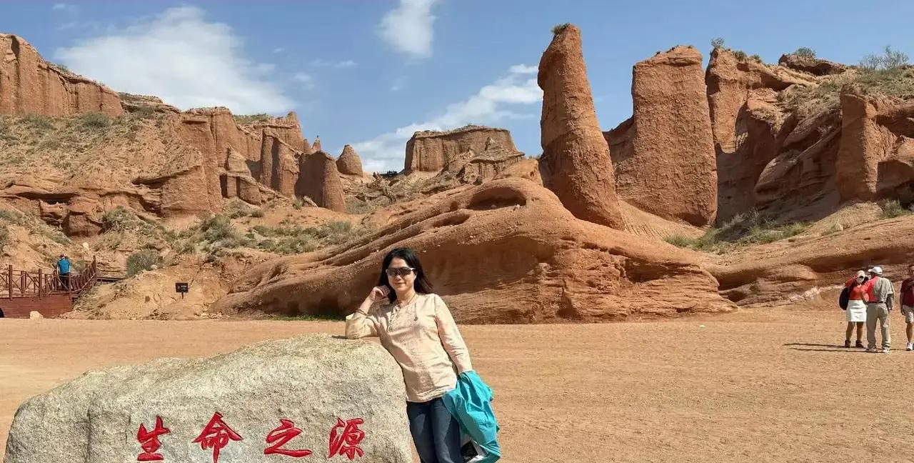 终于看到一个不一样的翁帆了，现在简直就像一个三十出头的女士。
 
其实，年龄只是