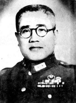 廖耀湘将军以其严谨自律的生活作风和对国家的无限忠诚而闻名。他远离世俗诱惑，不沾烟