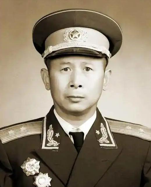 1938年，3名新四军干部受不了委屈，醉酒之后就持枪离队，打算返回延安。谁知途中