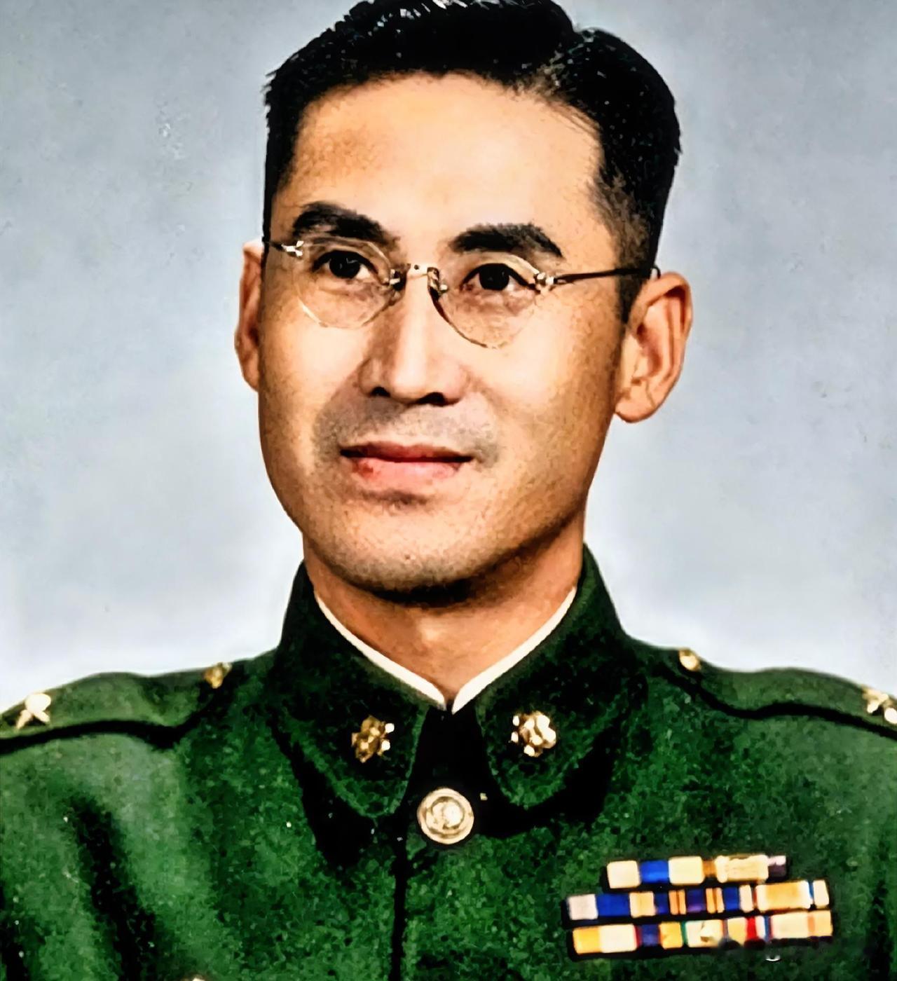 1948年解放战争局势焦灼，国民党内部早已人心惶惶，派系猜忌丛生。彼时郭汝瑰身居
