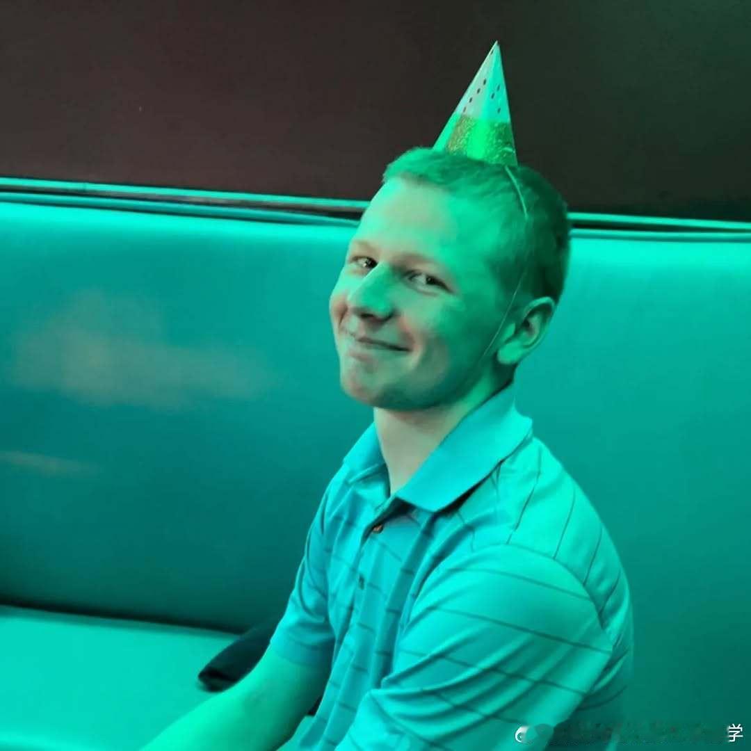 🕯️ 纪念 Aaron Bushnell 🕯️今天，我们缅怀Aaron Bu