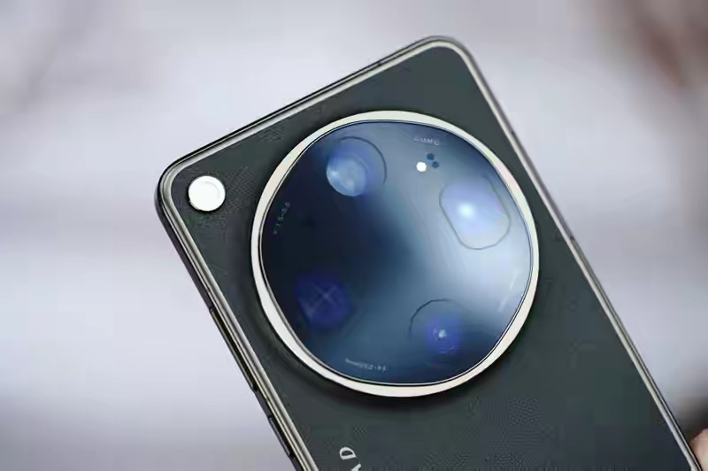十倍潜望长焦+双哈苏2亿像素！OPPO Find X9 Ultra 评测 