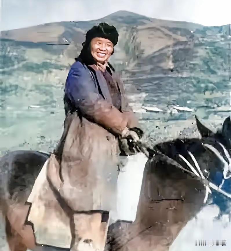 曾经带领500女兵击溃敌军一个整团，也是红军唯一女子师长，新中国成立以后，她离开