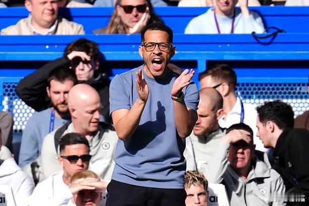 切尔西0比3曼城 切尔西下轮联赛还是主场，但对手是曼联，不可捉摸。本轮曼联是最后