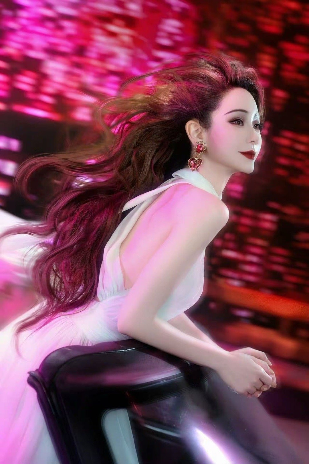 戚薇李承铉情人节cos 撕漫脸加上神还原，两人每一次出手都让人惊艳。这次也不例外