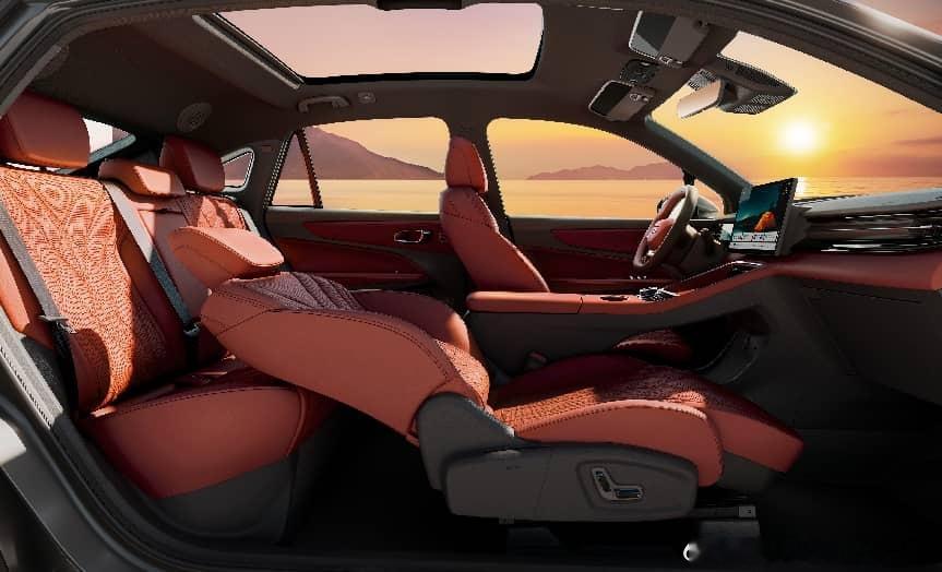 博越REV首发大v聊车吉利 博越十周年王炸上新，家用增程SUV又添爆款！十年博越