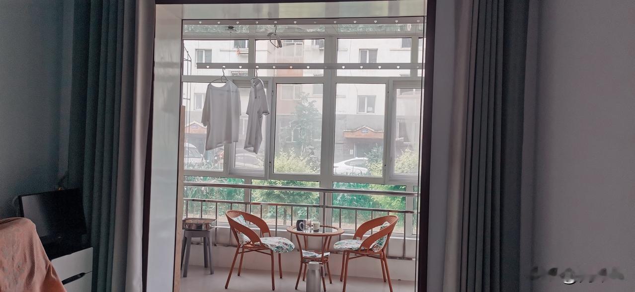 眼界决定格局，格局决定结局。心胸狭隘的人，总纠结鸡毛蒜皮，困于眼前得失，终日怨天
