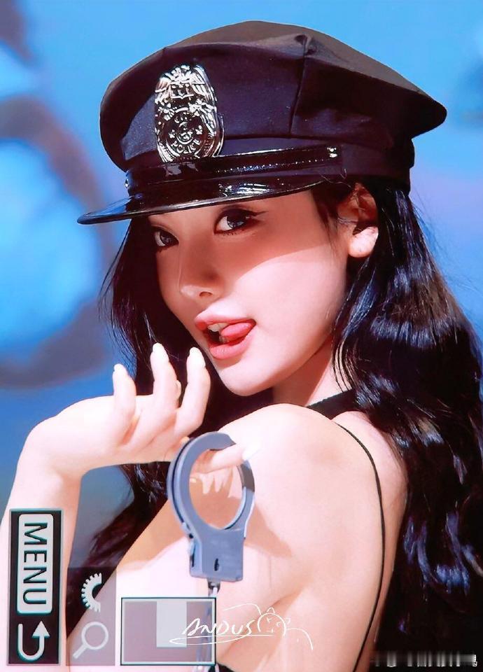宁艺卓签售神图突然get到宁艺卓的"百变魅力"了！签售会警官装一穿，粉丝直接喊"