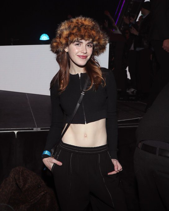 琪兰·席普卡亮相圣丹斯电影节，她与戴夫·弗兰科共同出演的喜剧片《白痴们》也入围了