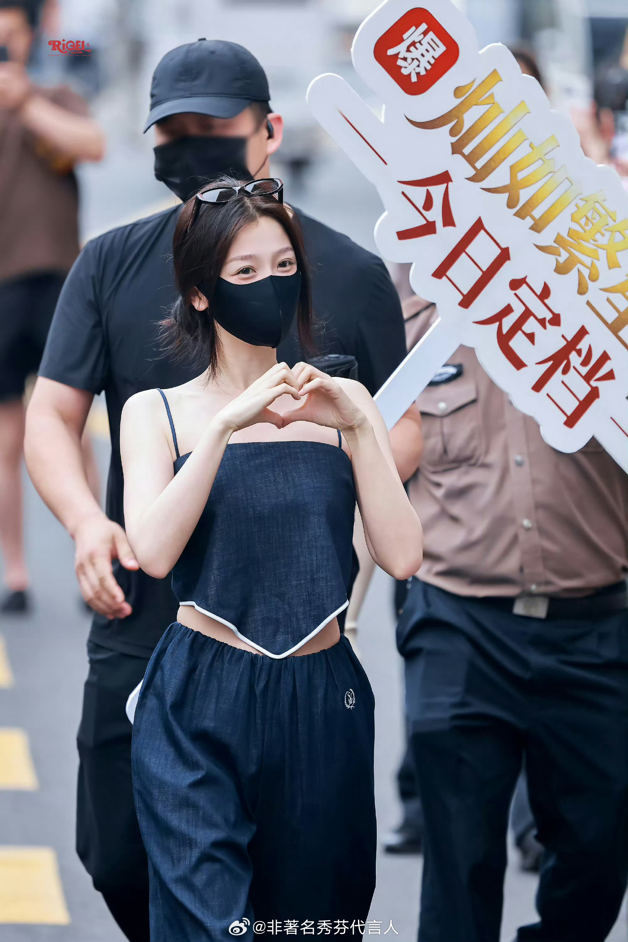 剧宣天才虞书欣发力了舒心这个剧宣天才！长生骨上班路都不忘给灿如繁星剧宣期待小林老