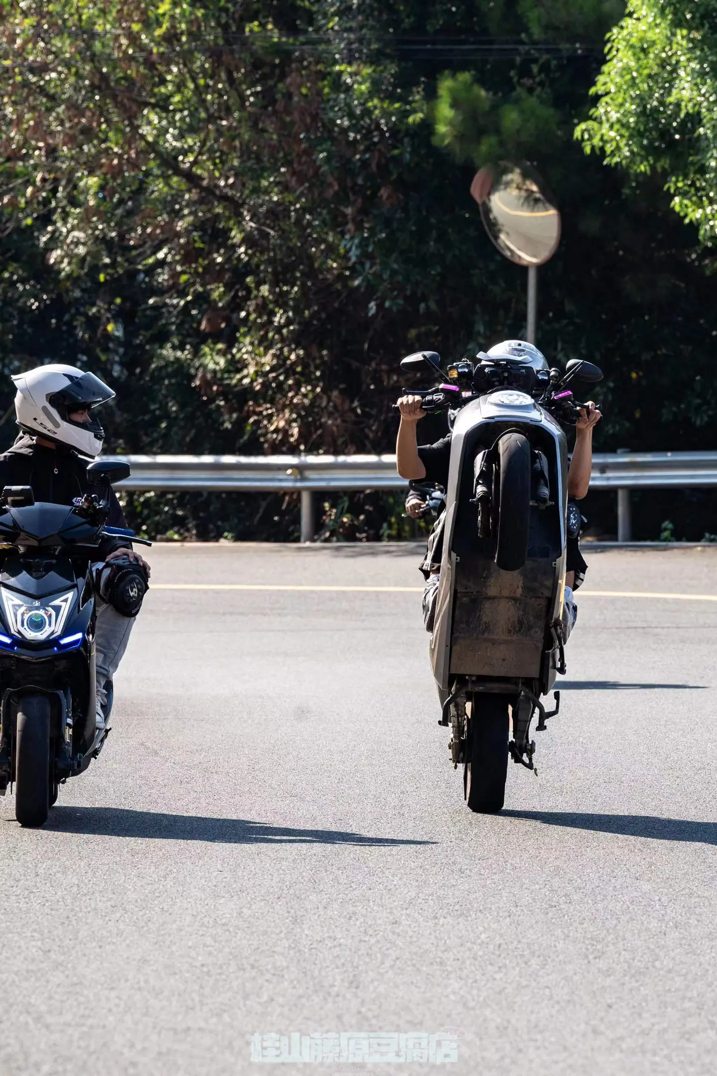 安全拍摄路段请勿模仿