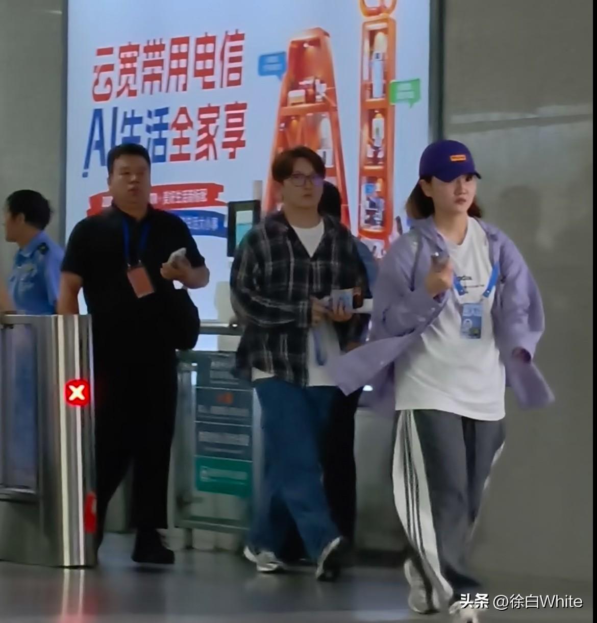 6月17日，跑男导演姚译添好样的，为了掩护跑男团，一人戏耍了所有应援团体！
金华