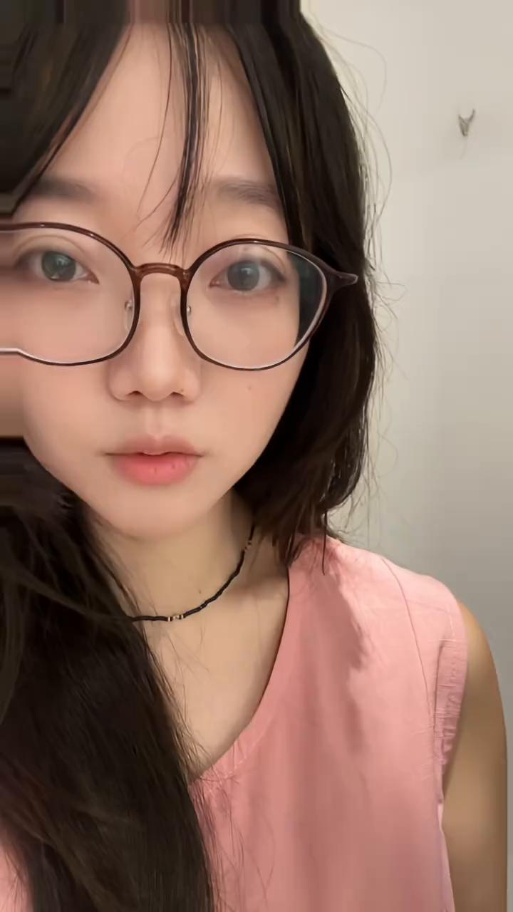 我想用我的亲身经历告诉所有人，炒股这条路是走不通的。真的不要以为看得懂k线，看得