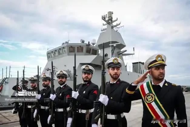 针锋相对！伊朗把加拿大皇家海军列为“恐怖组织”，伊朗外交部于30日宣告，将加拿大