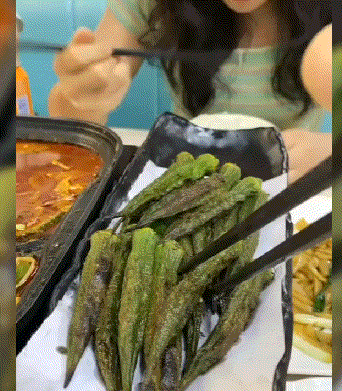 网友:谁能分清这四个人的关系，我管他叫爸爸！