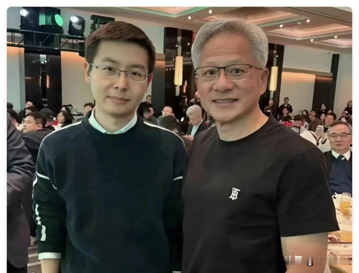 英伟达没选波士顿动力，没选特斯拉，却点了宇树的名，这事背后真没那么玄乎。
宇树这