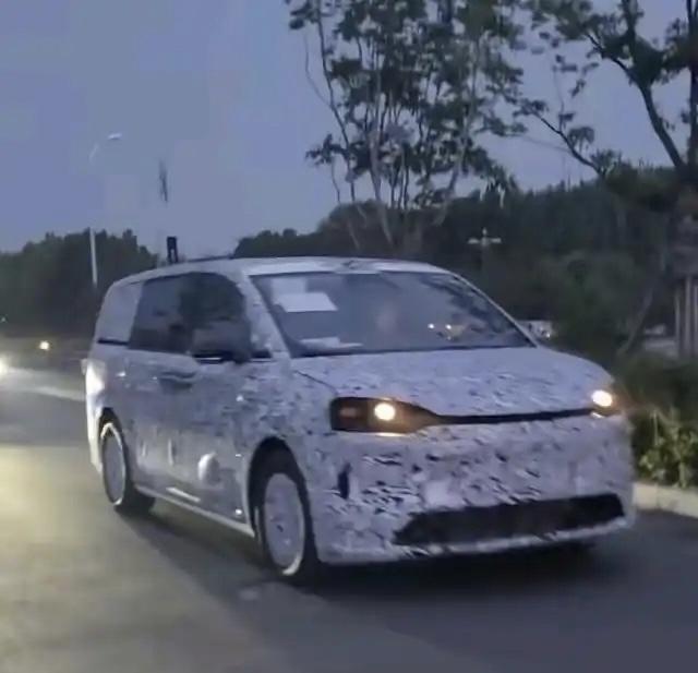 把E08拿过去，就做出了这种水平的车？就这外观造型，说平平无奇也不为过吧？