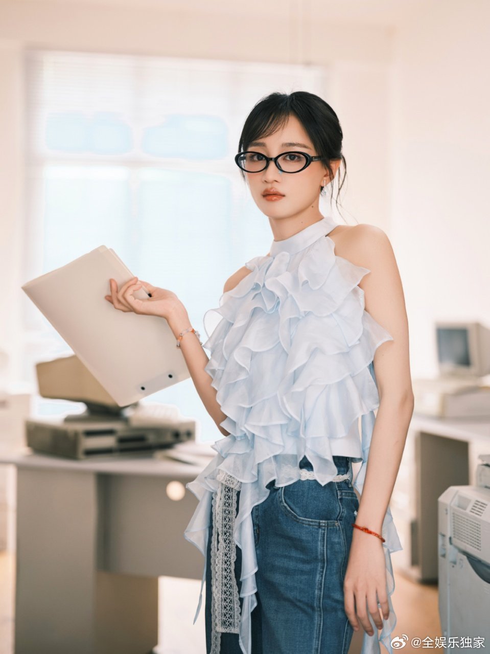 张予曦黄婷婷你俩根本没喝中药 毕竟江露芝眼里的焦点从来不是别人，是叶濛啊！《深情