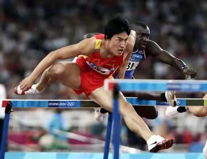 上海体育局回应刘翔求助针对2004年雅典奥运会男子110米栏冠军刘翔26日在个人
