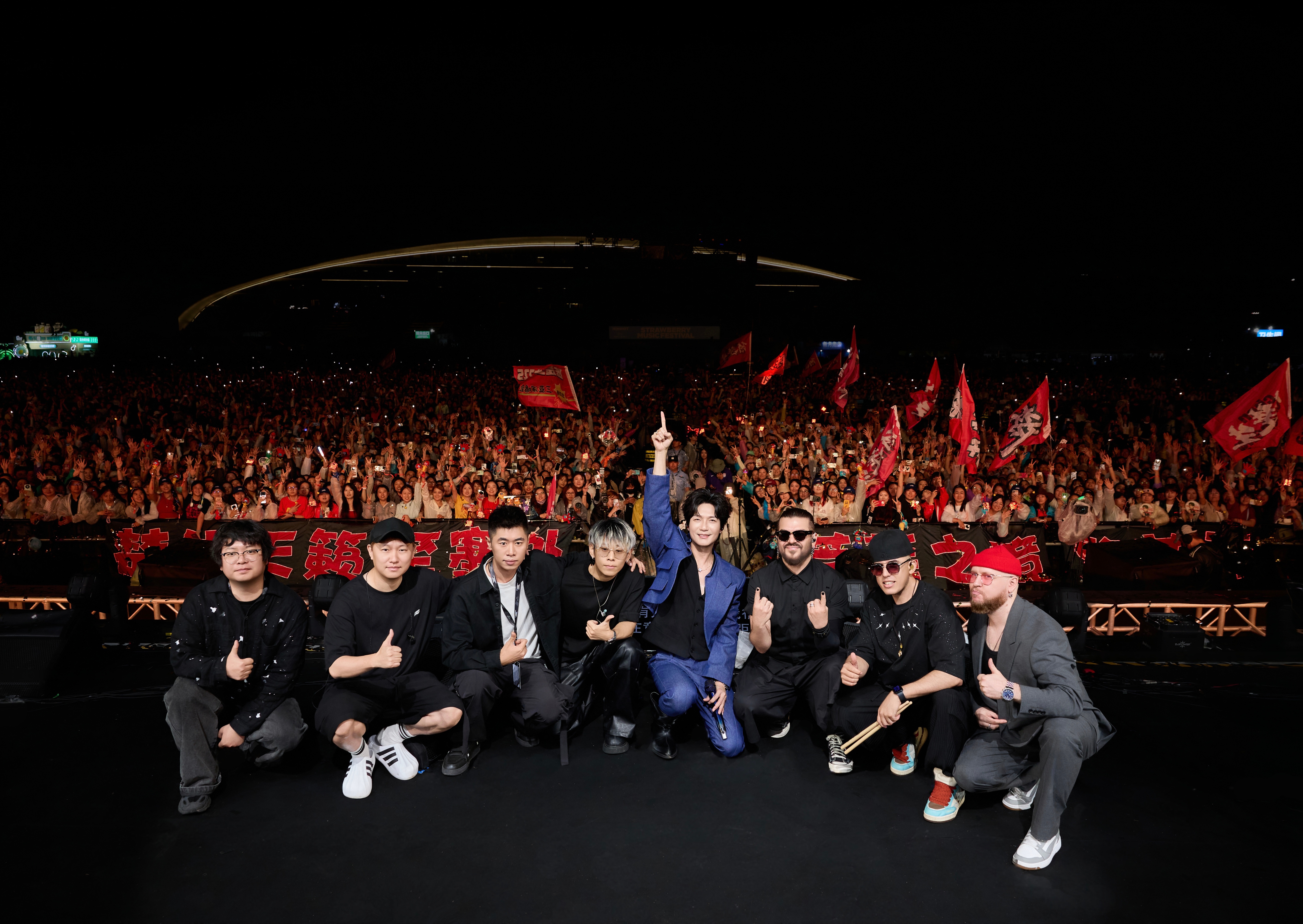 260704陈楚生呼和浩特草莓音乐节 合照 
