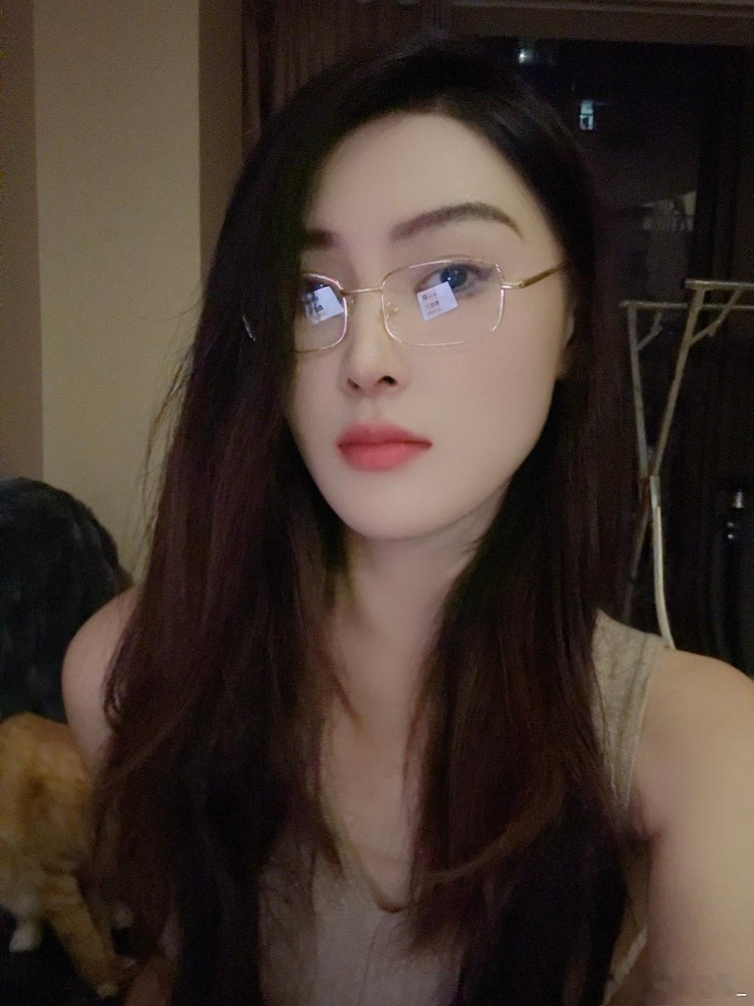 积极营业的我和被迫营业的🐱  ​​​