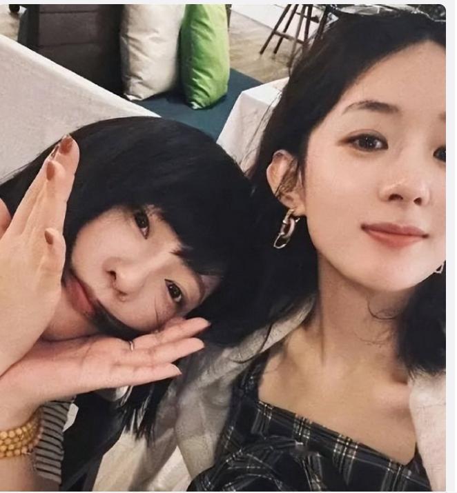 当赵丽颖团队公布闺蜜暂代经纪人时，很多人不看好，主要闺蜜这个角色在各个行业口碑并
