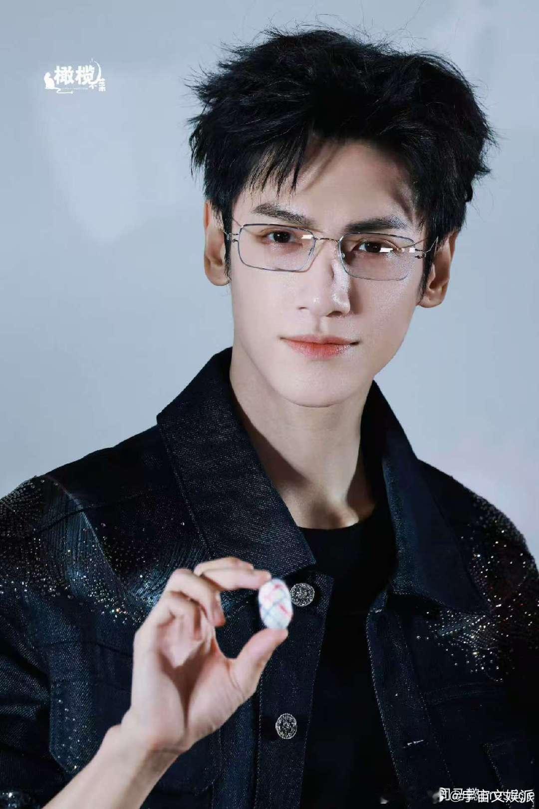 罗云熙江奇霖起外号抽象这一块 罗云熙江奇霖给剥茧角色起外号，抽象到让人忍俊不禁！