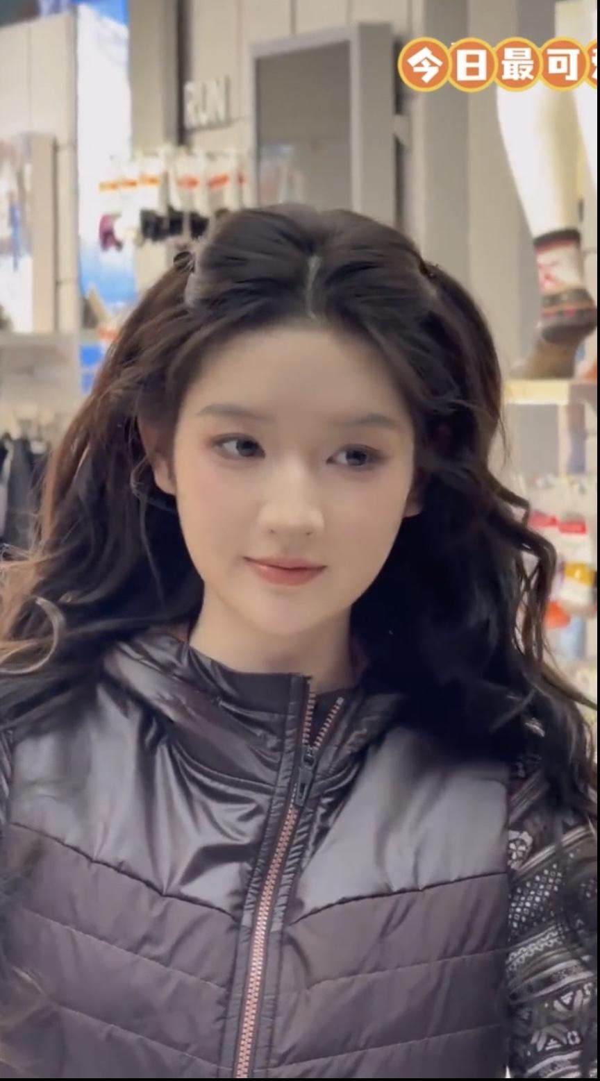 王玉雯怎么美的跟洋娃娃一样！