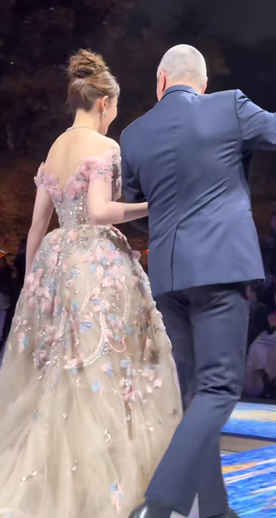 我的今日状态：😎自信酷炫
我这里的天气：🍂微风