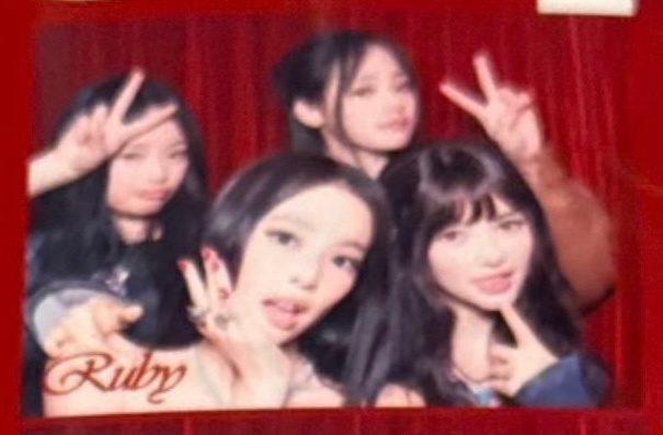 Jennie和NJZ合照 天呢是JENNIE和NJZ同框！！🥹🥹✨ ​​​