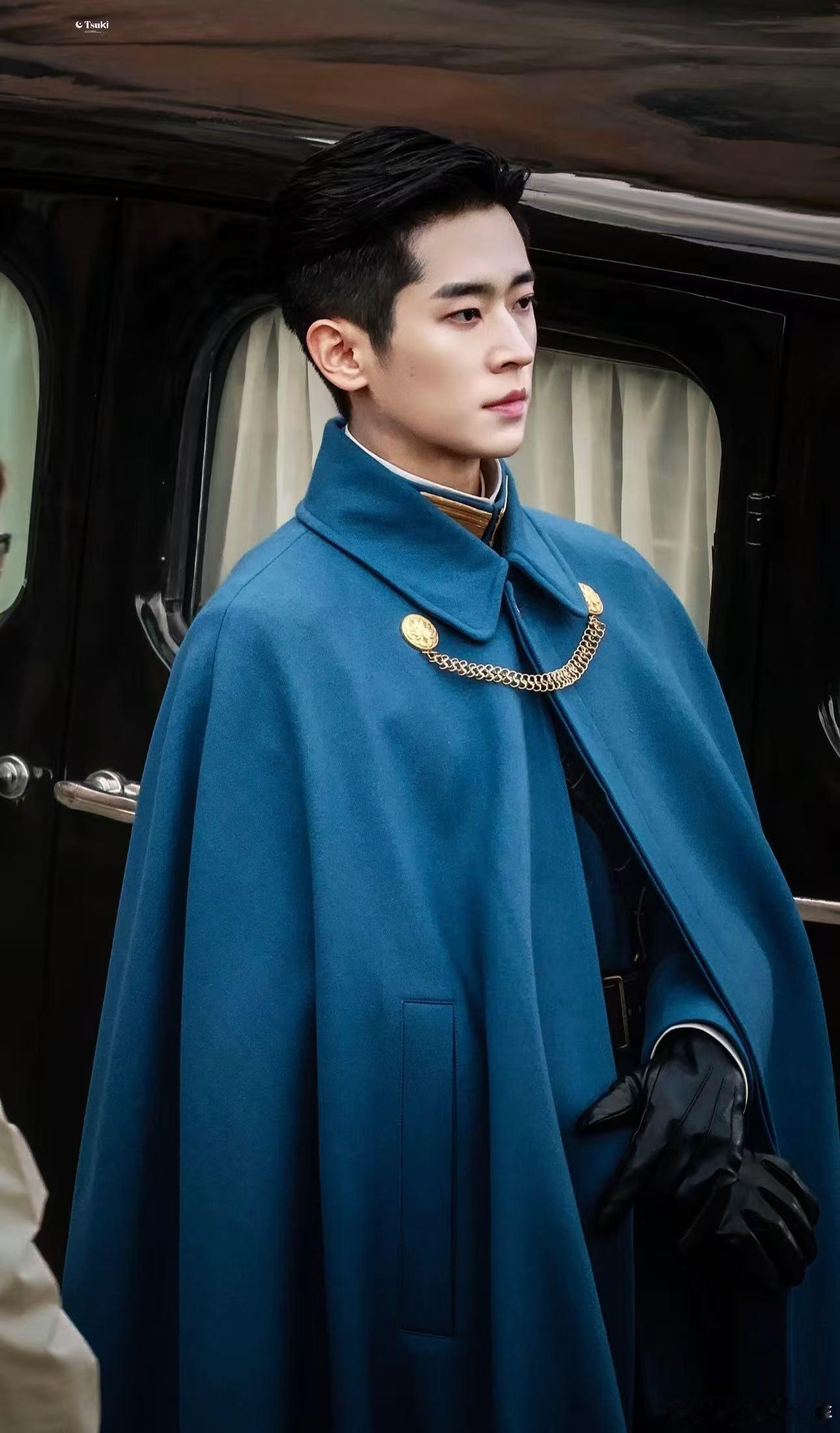 丞磊 上位少帅帅成啥了 这才是上位少帅该有的样子吧，丞磊自带气场，自信沉着，眼神