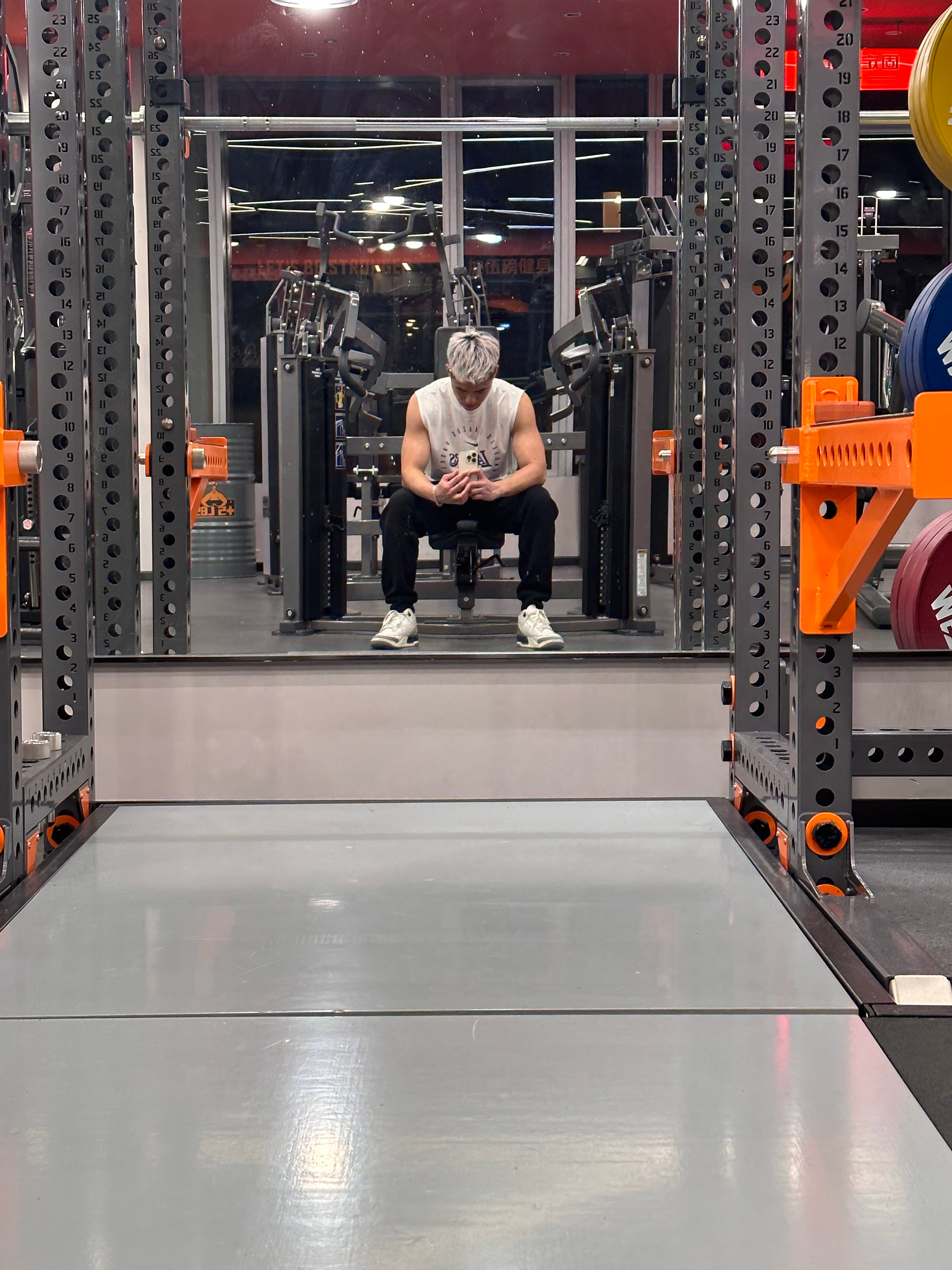 聪式生活 和客户吃完晚饭后回健身房盘一下小细肩