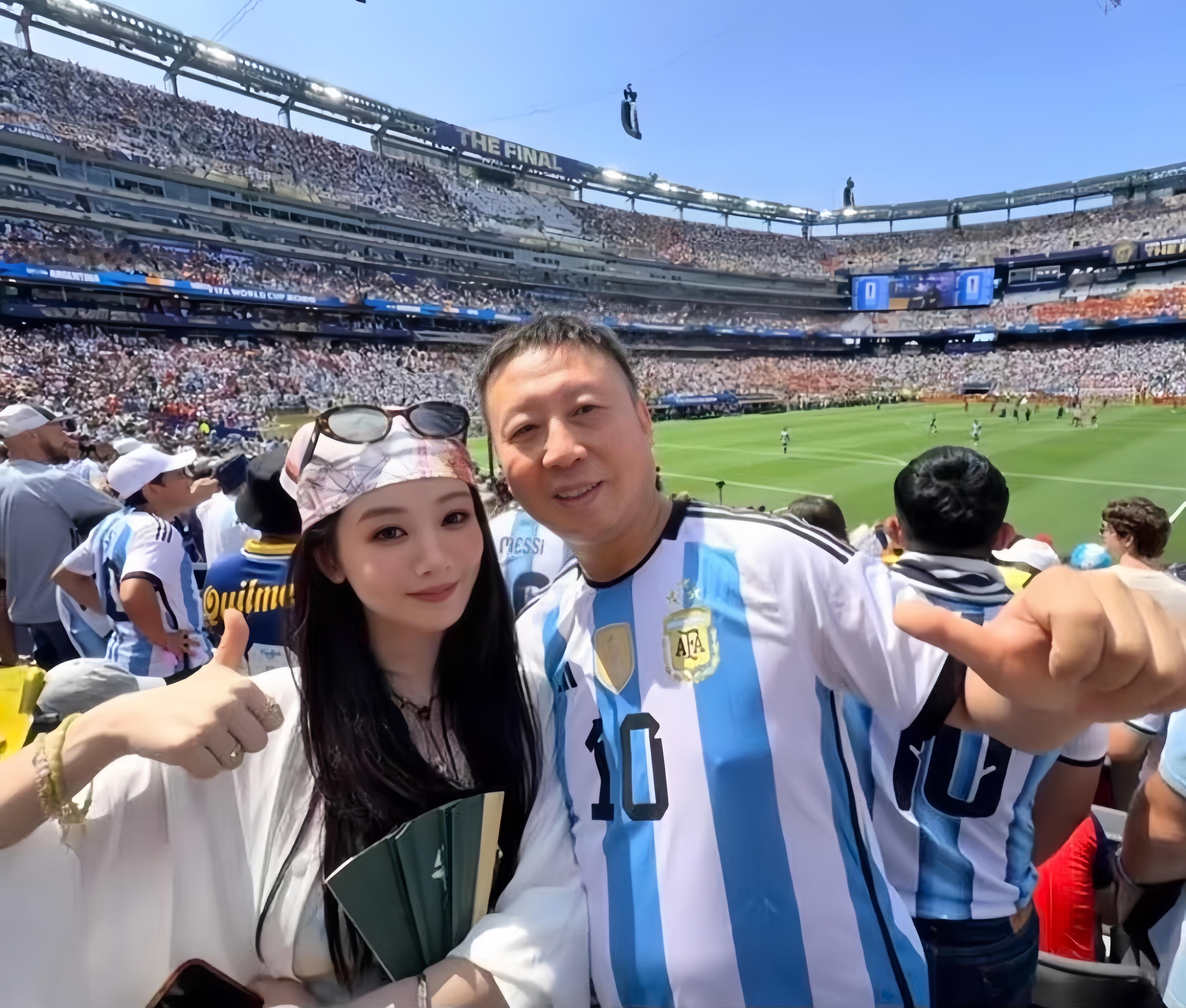 杨紫 紫，許你一生無憂 願你一生平安杨紫董竹君 💜杨紫玉兰花开君再来