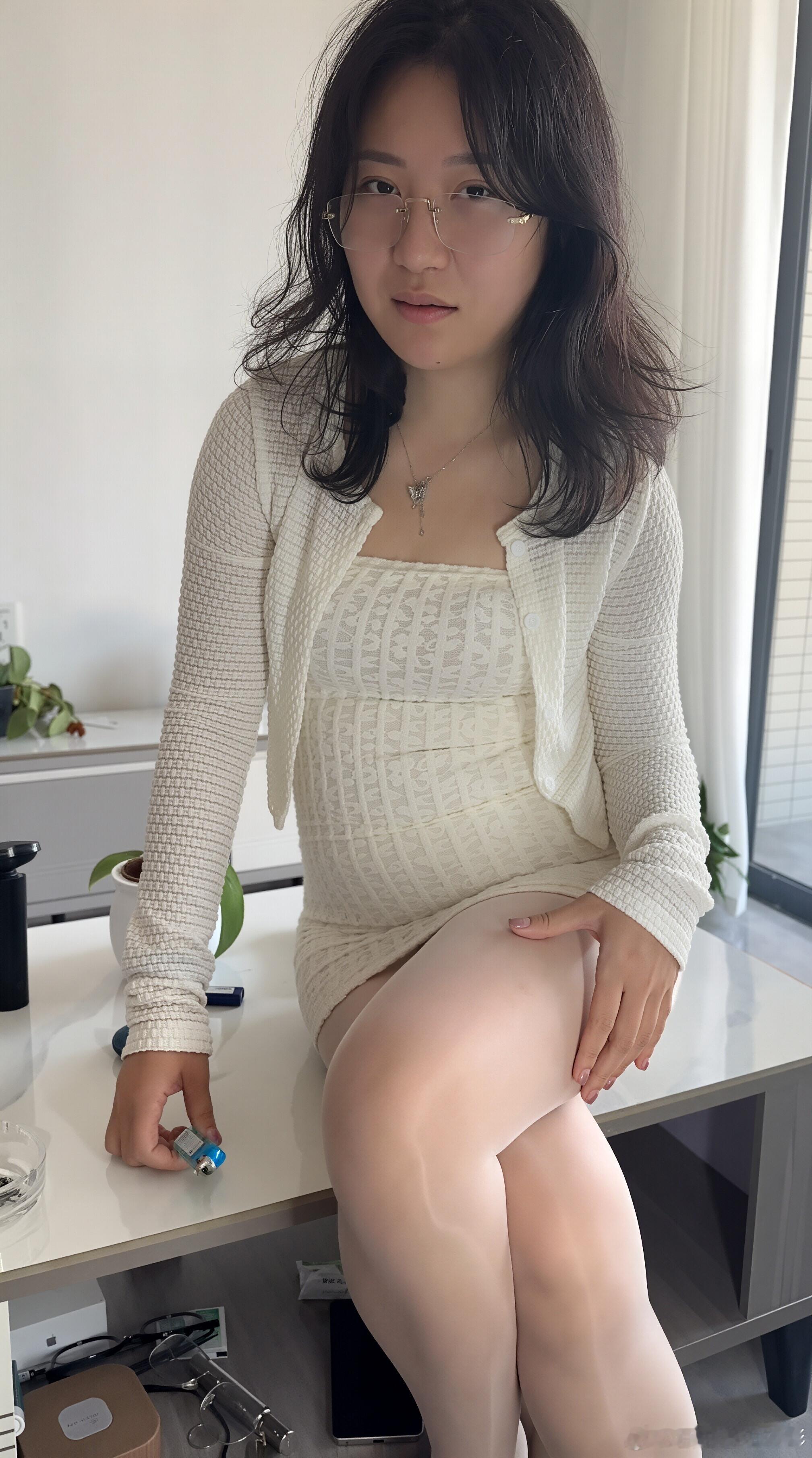 发现你的魅力 黑长直＋金丝眼镜，这波“斯文败类”颜值杀我！谁懂啊，慵懒卷发里藏着