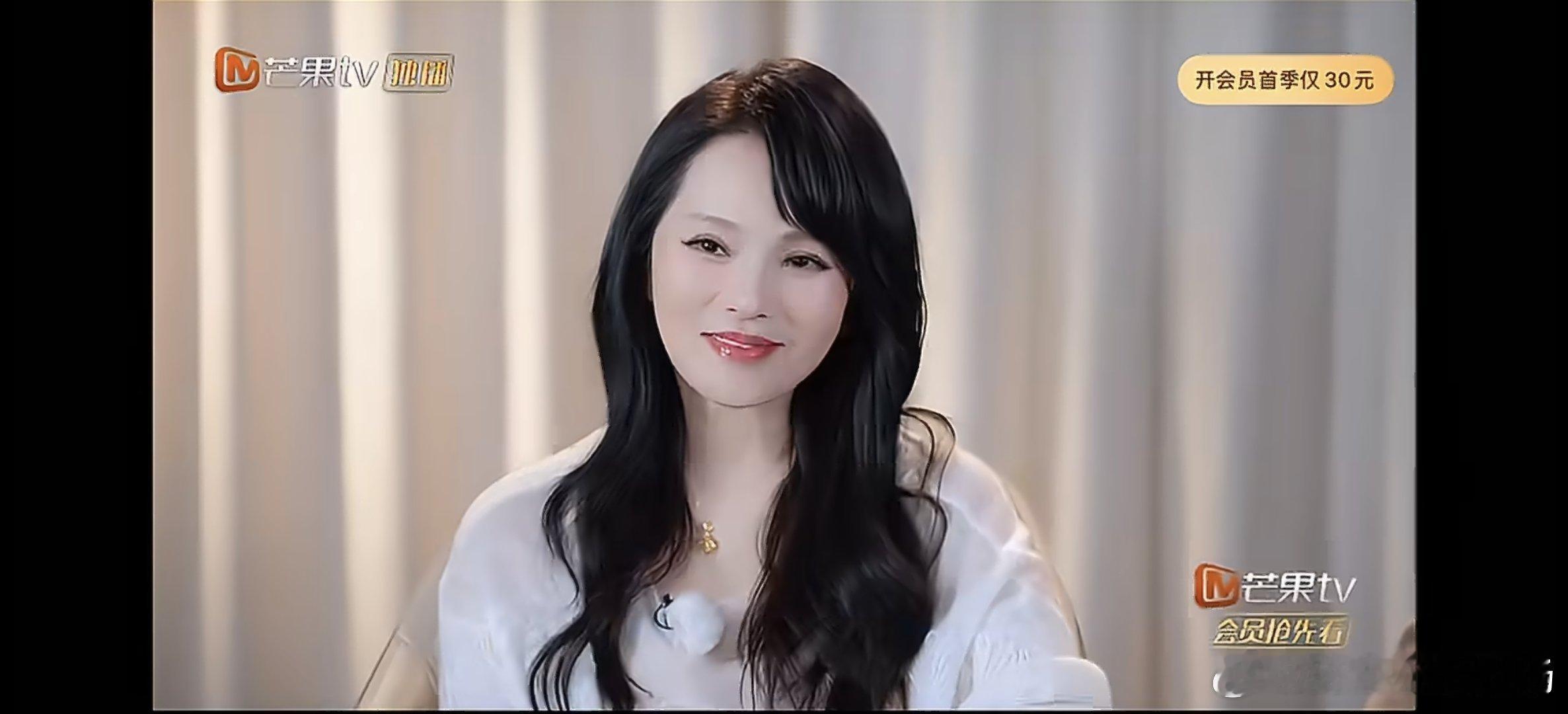 秦昊说伊能静是我的童年偶像双向告白太甜！伊能静偏爱秦昊，秦昊珍藏偶像妻子，相伴相