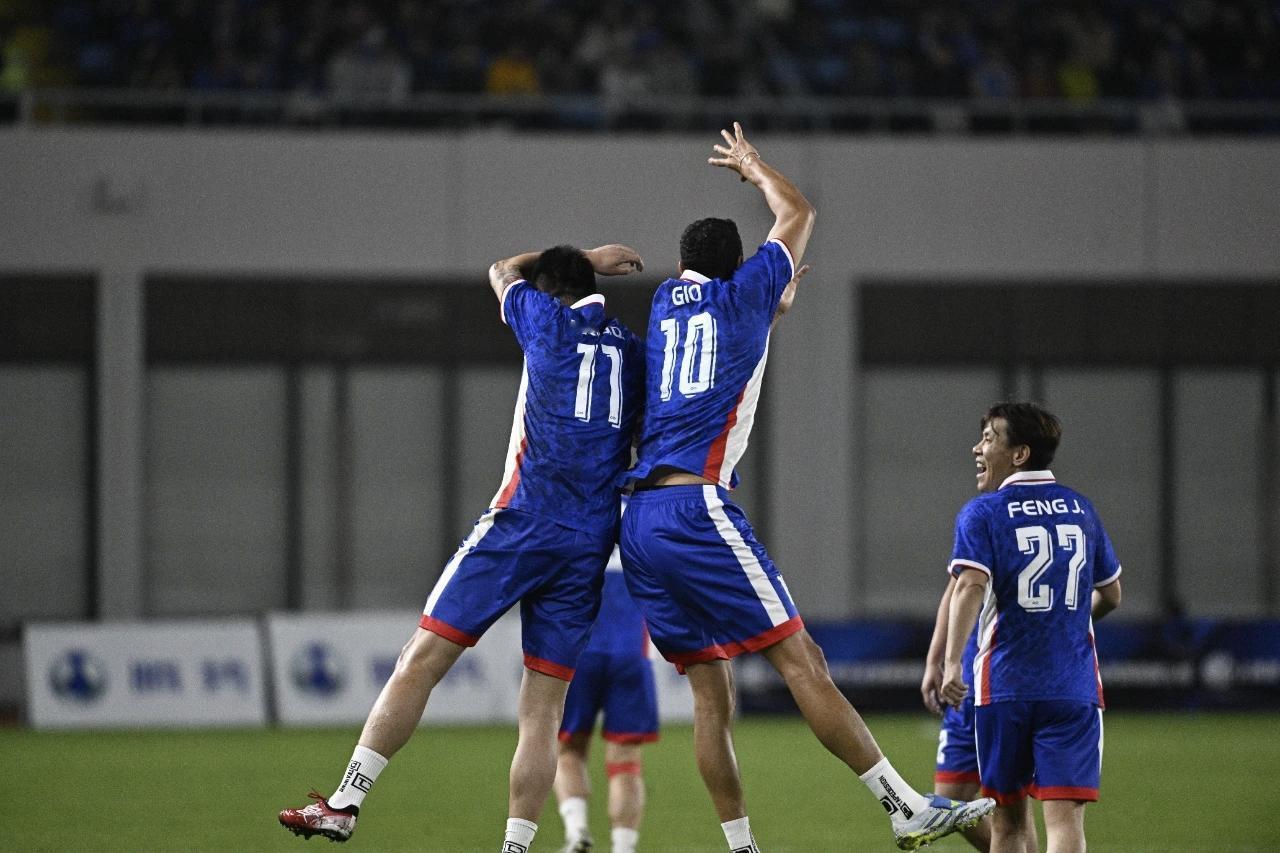 传奇人物重回上海，再聚首忆往昔[ok][比心]